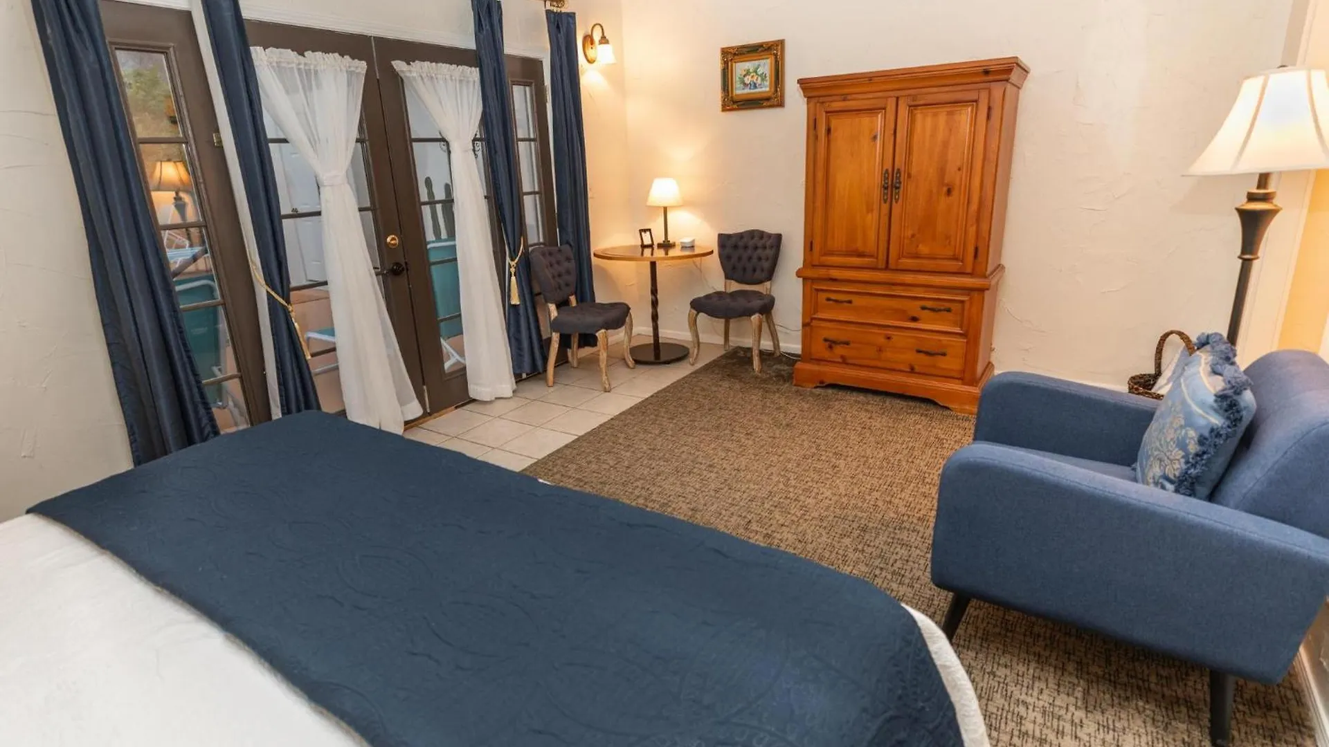Hotel Old Ranch Inn - Adults Only 21 & Up