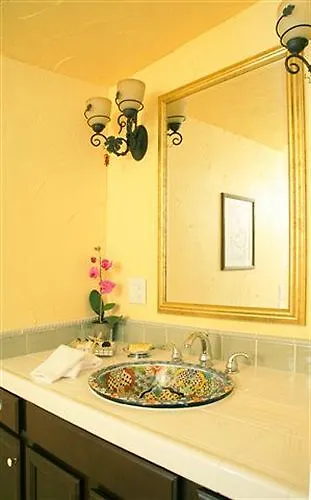 Hotel Old Ranch Inn - Adults Only 21 & Up